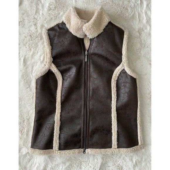 ariat faux fur vest